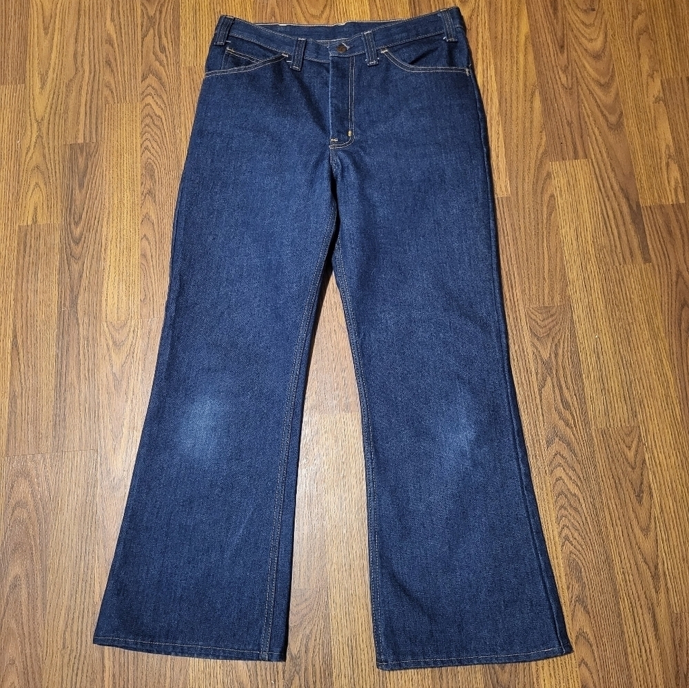 Vintage GWG Straight-Leg Jeans Made in Canada Women’s 32 Waist 28 Inseam C97